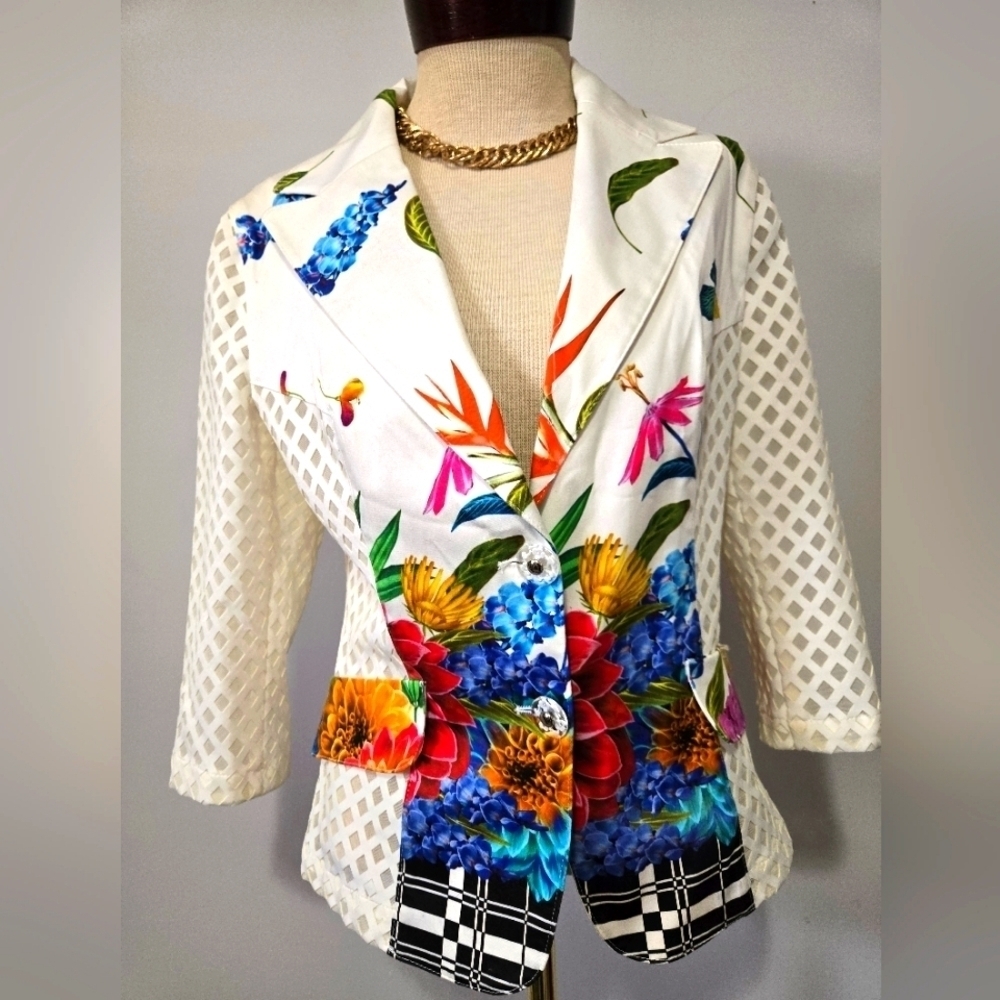 CANNELLA White Floral White Women's Jacket With Eyelet Sleeves. Size 48/ Large